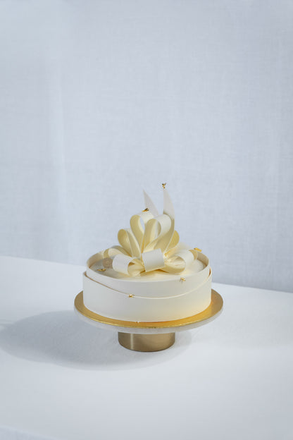 Hochzeitstorte mit Schleifendekoration