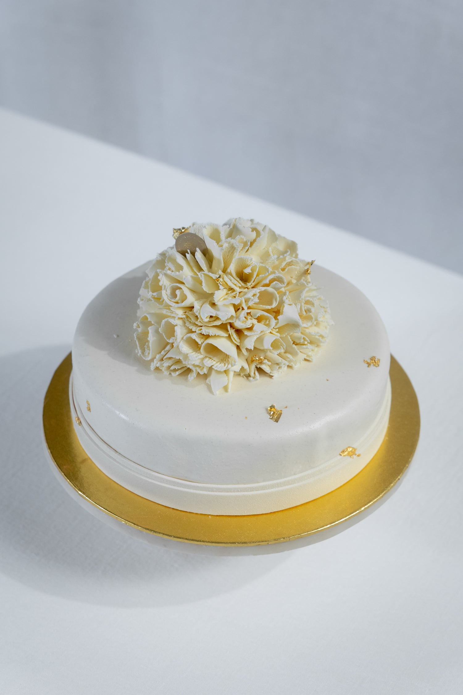 Hochzeitstorte mit Korallendekor