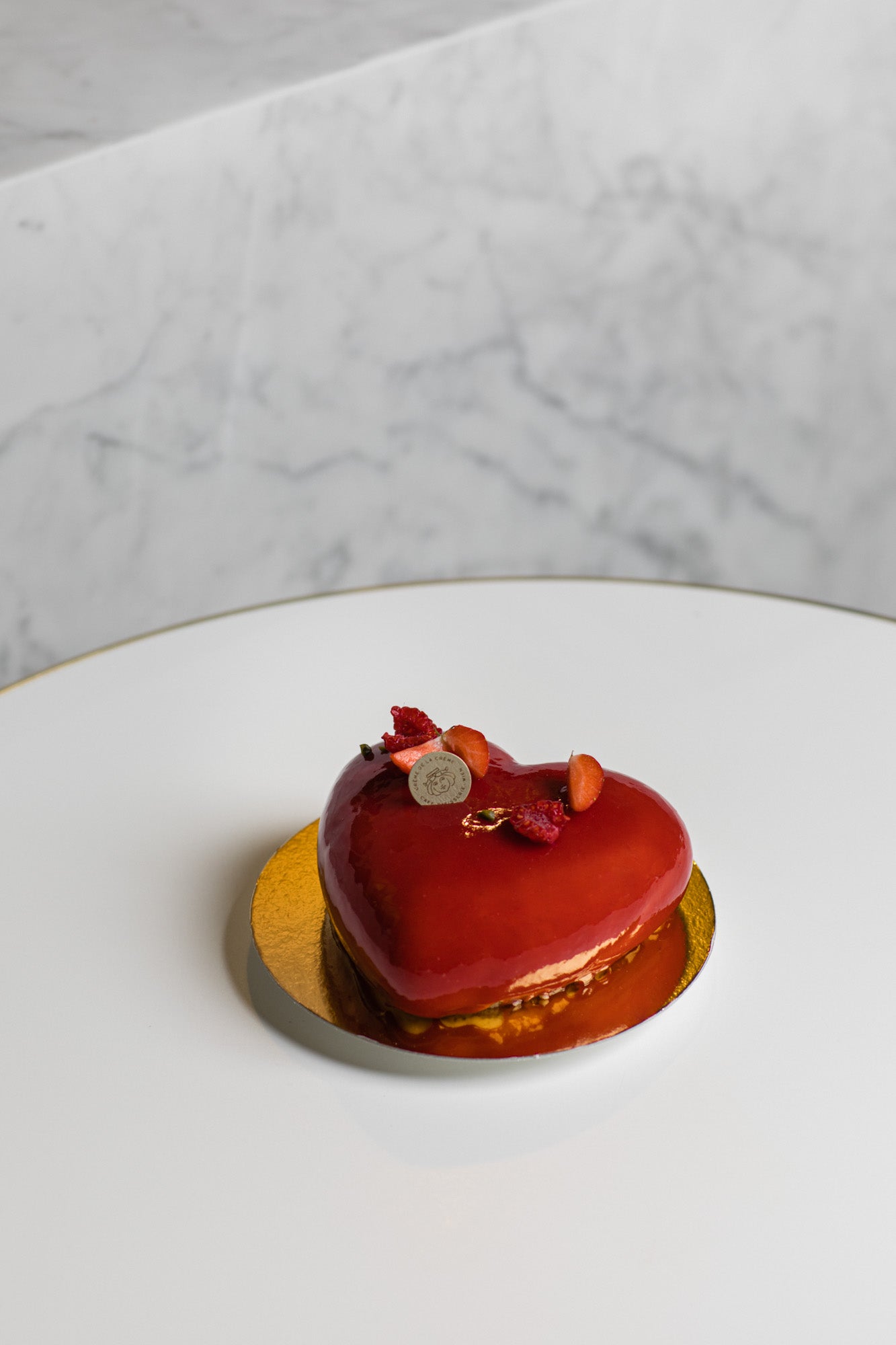 Ganze Torte "Erdbeer-Vanille Herz"