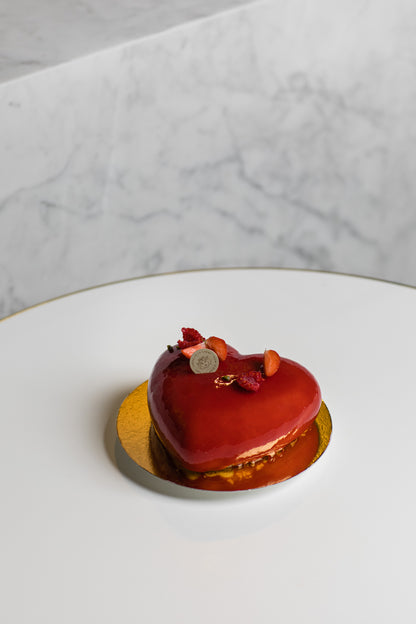 Ganze Torte "Erdbeer-Vanille Herz"